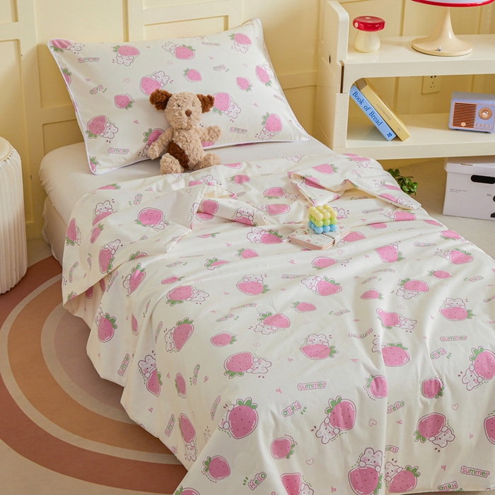 91家纺网 家纺一手货源 找家纺 ds生活馆 2025新款儿童学生纯棉精梳棉系列单夏被 草莓生活