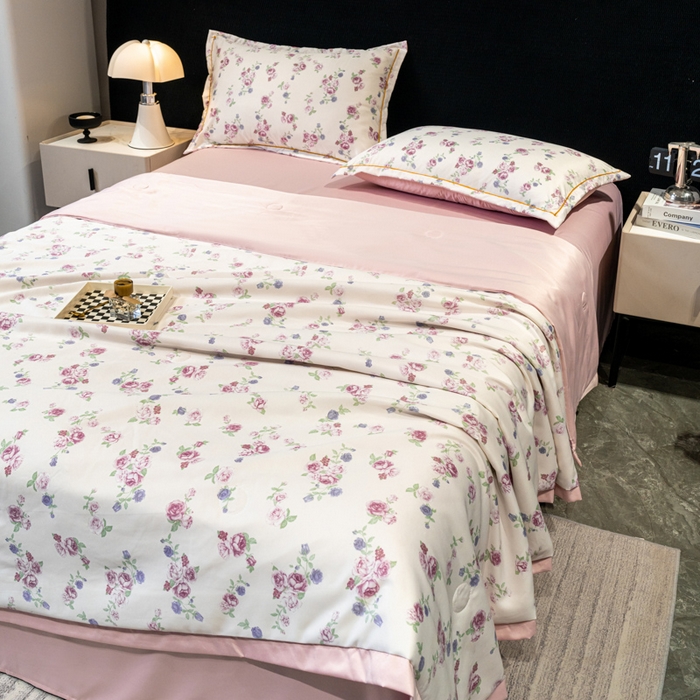 91家纺网 家纺一手货源 找家纺 归属2025新款水洗真丝夏被四件套空调被夏凉被 花期