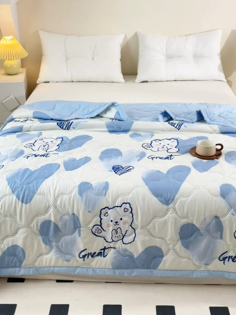 91家纺网 家纺一手货源 找家纺 梵心家纺 2025新款直播热款印花夏凉被空调被被子被芯水洗棉夏被 爱心蓝