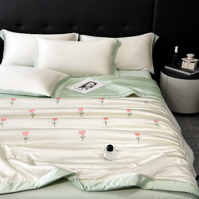 91家纺网 家纺一手货源 找家纺 满羽家纺 2025新款凉感冰丝夏被夏凉被空调被四件套 郁金香-奶白绿