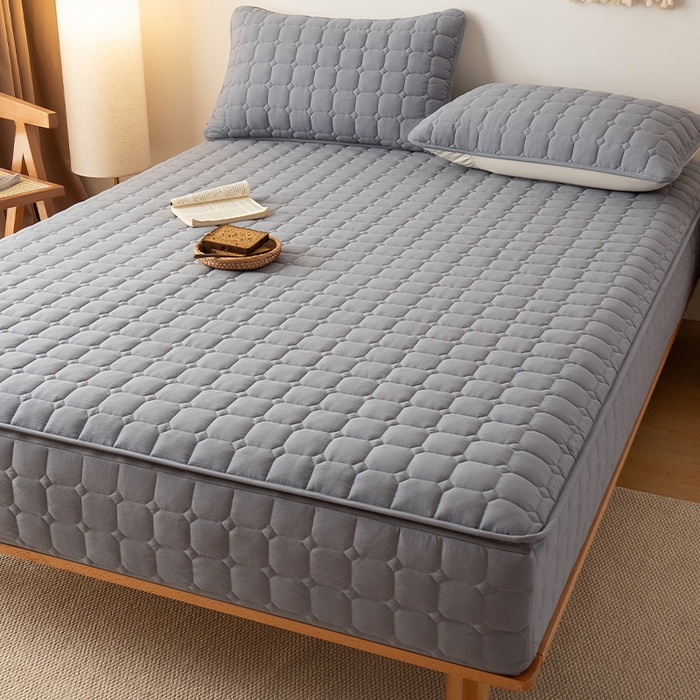 91家纺网 家纺一手货源 找家纺 叠派家纺 2025新款5A抗菌A类夹棉床笠经典款防水款系列 五面夹棉-经典格月光灰