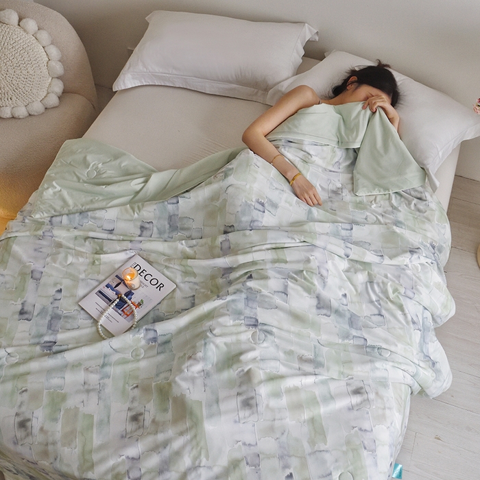 91家纺网 家纺一手货源 找家纺 梦恬佳 2025新款印花凉感丝夏凉被 花未眠