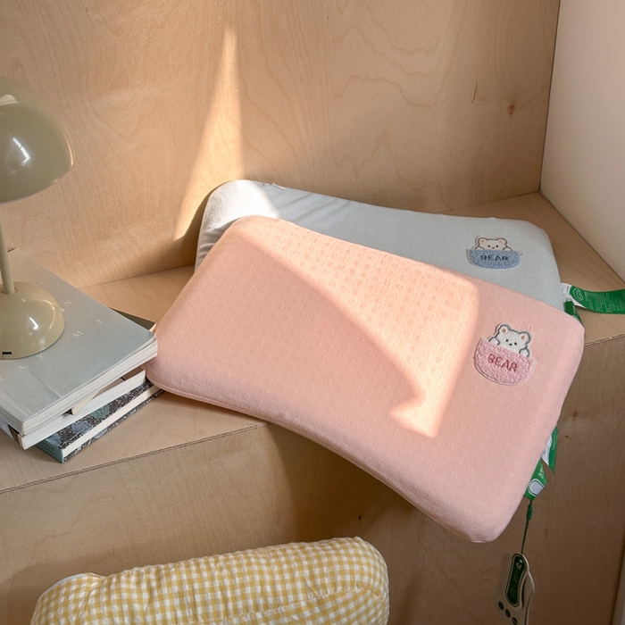 91家纺网 家纺一手货源 找家纺 伟邦枕芯 2025新款淘气熊生物机儿童枕头枕芯 蓝色低枕27*42cm一只