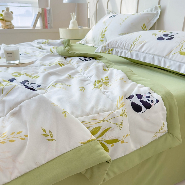 91家纺网 家纺一手货源 找家纺 宝士康家纺 2025新款10A抗菌针织夏被四件套 熊猫乐园