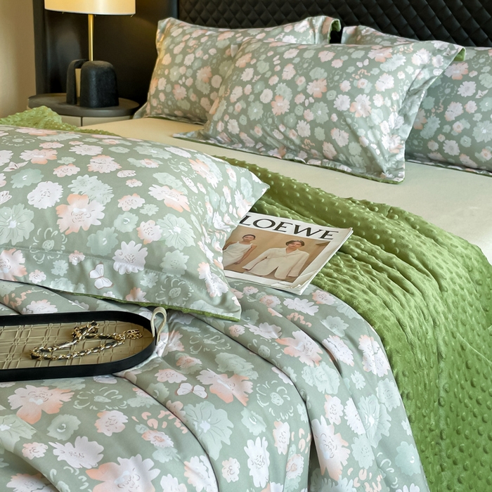 91家纺网 家纺一手货源 找家纺 宝士康家纺 2025新款10A抗菌双层纱豆豆绒夏被 绿野庄园