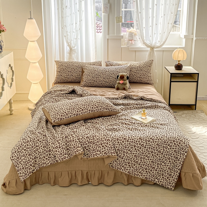 91家纺网 家纺一手货源 找家纺 2025新款针织双层纱夏被床盖四件套单夏被单床盖单品 豹纹风尚