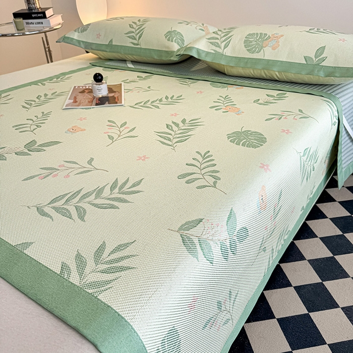 91家纺网 家纺一手货源 找家纺 格真2025新款简约印花冰藤席席子凉席 树叶与熊