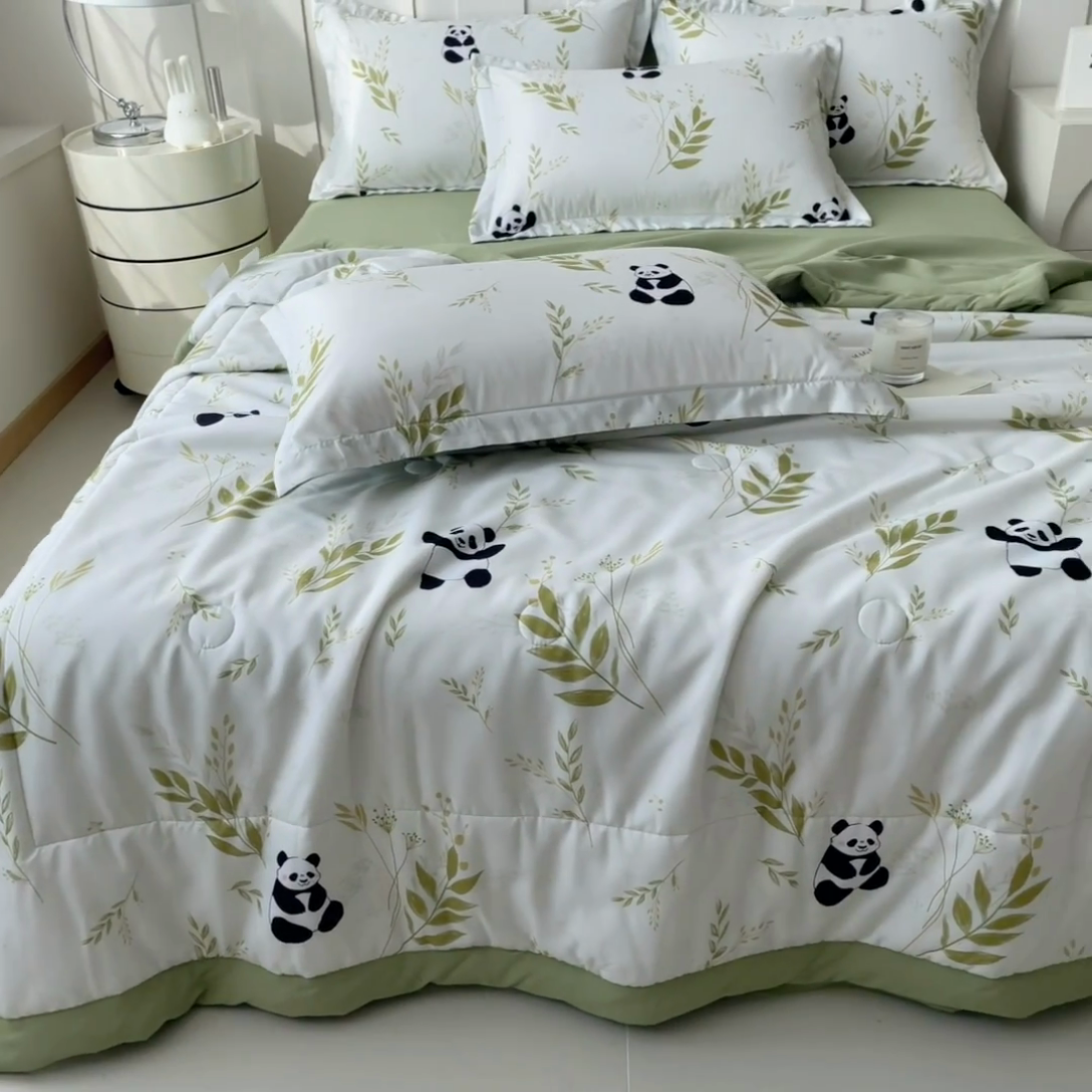 91家纺网 家纺一手货源 找家纺 宝士康家纺 2025新款10A抗菌针织夏被四件套 熊猫乐园