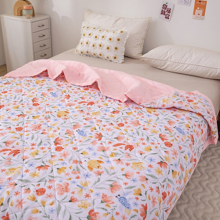 91家纺网 家纺一手货源 找家纺 富艺隆 2025新款超声波亲肤绒夏被夏凉被直播爆款超声波夏被空调被 鸟语花香