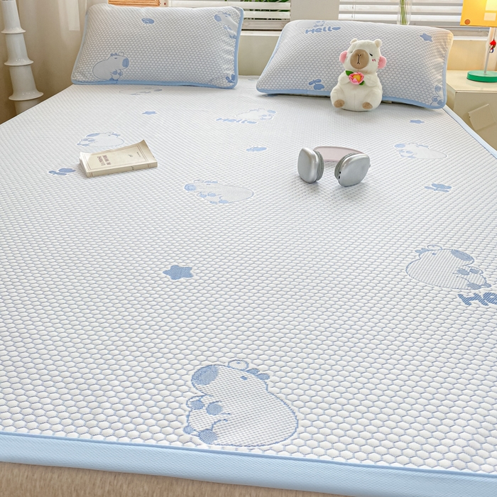 91家纺网 家纺一手货源 找家纺 春寻家纺 2025新款冰豆豆冰丝凉席-卡皮巴拉系列 床单款-卡皮巴拉-蓝