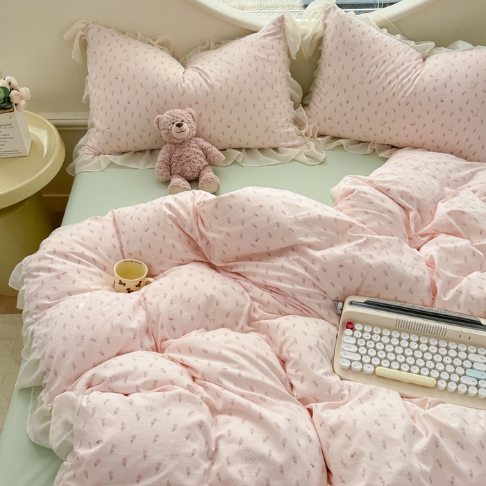 91家纺网 家纺一手货源 找家纺 苏拉家居 2025新款雪纺花边云感提花针织双层纱四件套 粉黛