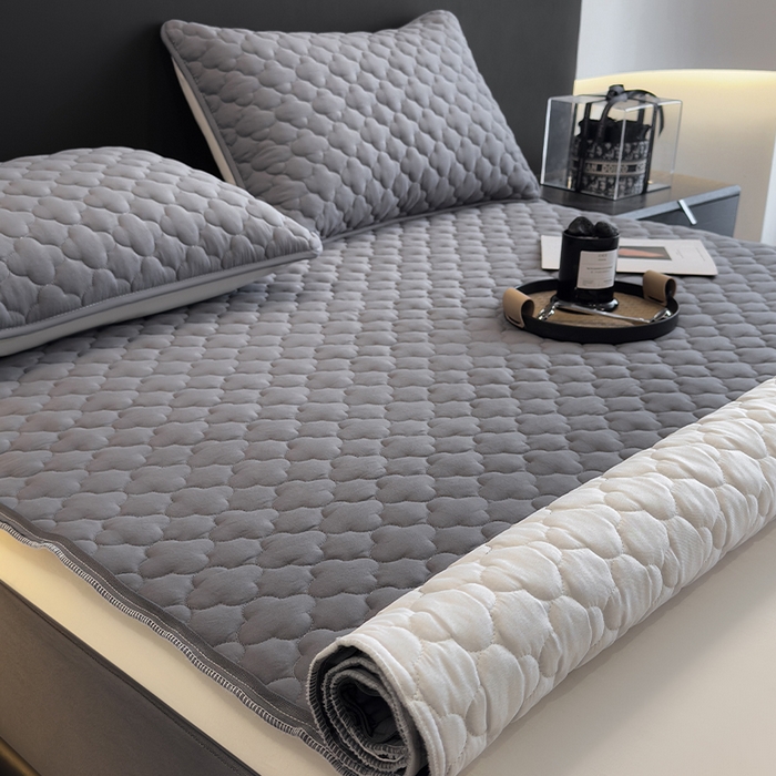 91家纺网 家纺一手货源 找家纺 叠派家纺 2025新款5A抗菌A类夹棉床笠经典款防水款系列 银灰色-梅花经典款