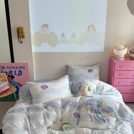 91家纺网 家纺一手货源 找家纺 （总）柚子 2025春夏新款全棉纯棉双层纱毛巾绣四件套