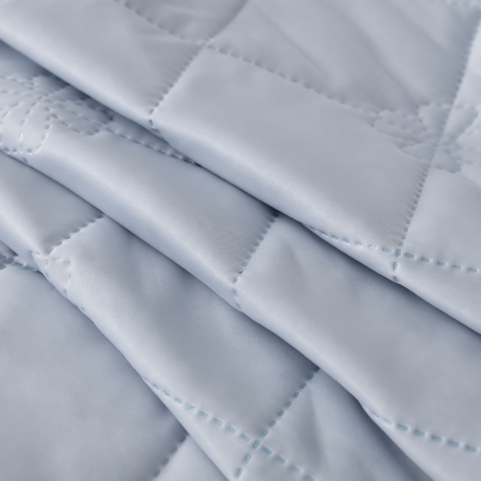 91家纺网 家纺一手货源 找家纺 眠多宝 2025新款冰激凌凉感丝纯色夏被被子被芯（跨境电商） 银灰色