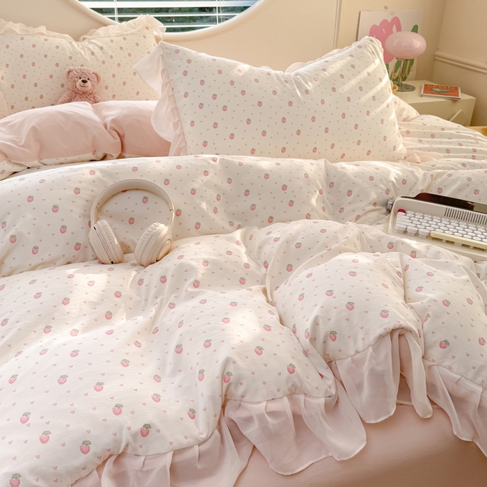 91家纺网 家纺一手货源 找家纺 苏拉家居 2025新款雪纺花边云感提花针织双层纱四件套 吃草莓啦