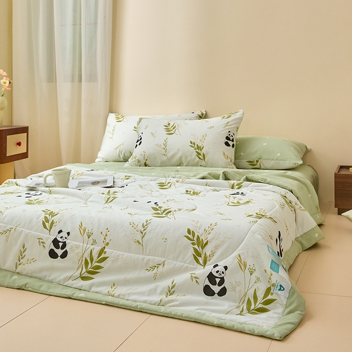 91家纺网 家纺一手货源 找家纺 宝士康家纺 2025新款10A抗菌全棉夏被四件套（床笠款） 欢乐熊猫