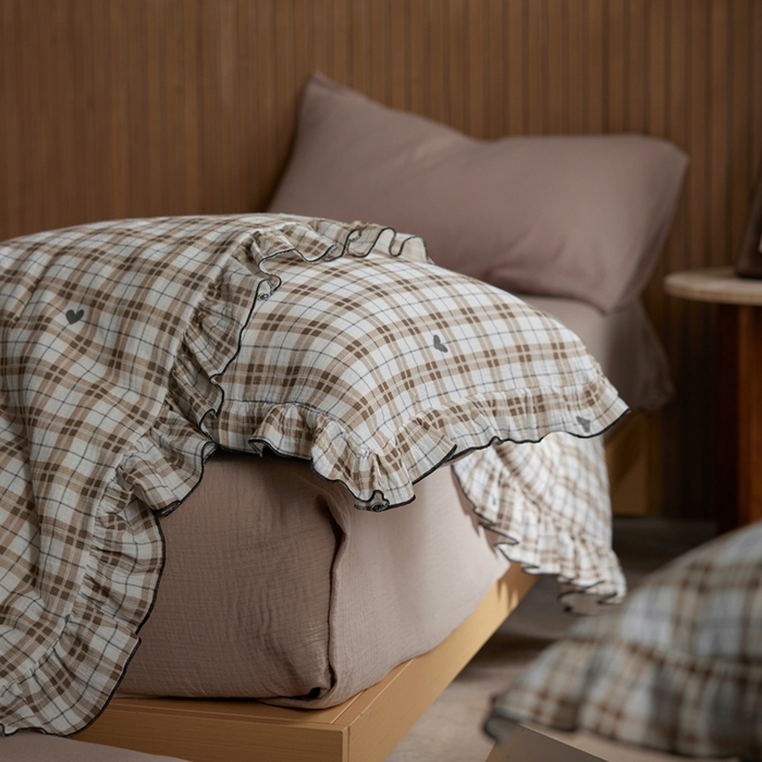 91家纺网 家纺一手货源 找家纺 安莱生活 2025新款全棉精梳棉双层纱绉纱数码印花夏凉被 海派甜心-卡其  夏被