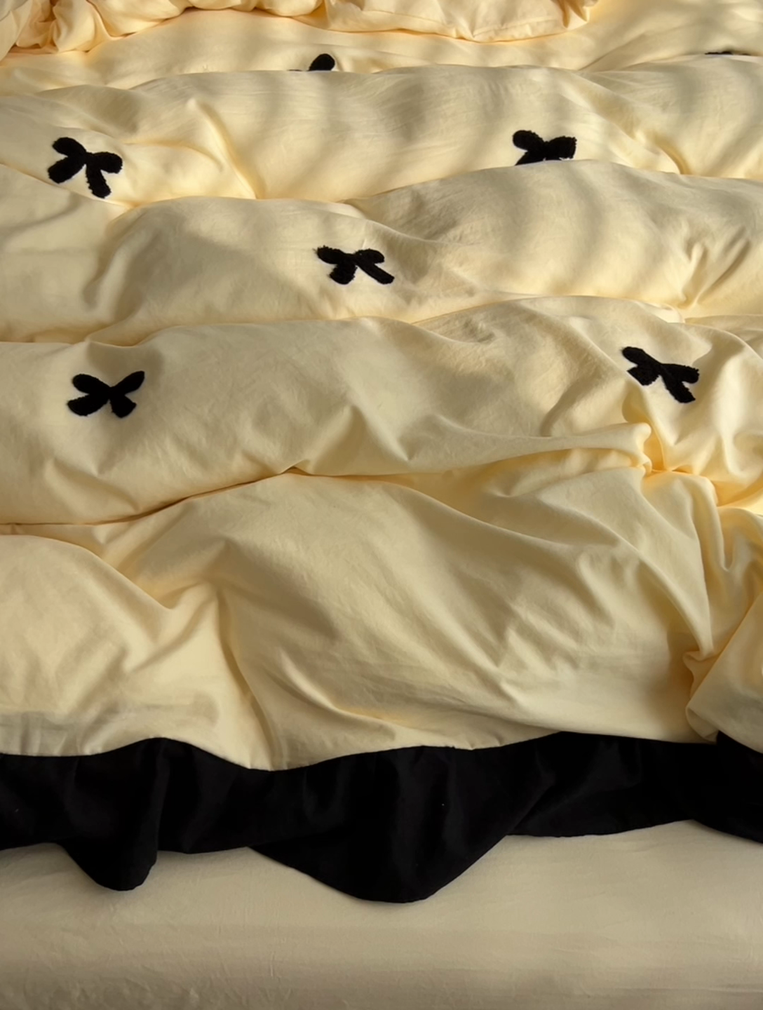 91家纺网 家纺一手货源 找家纺 （总）子钦家纺 2025新款水洗棉云朵棉韩版花边毛巾绣床单，床笠，床裙四件套-蝴蝶结系列