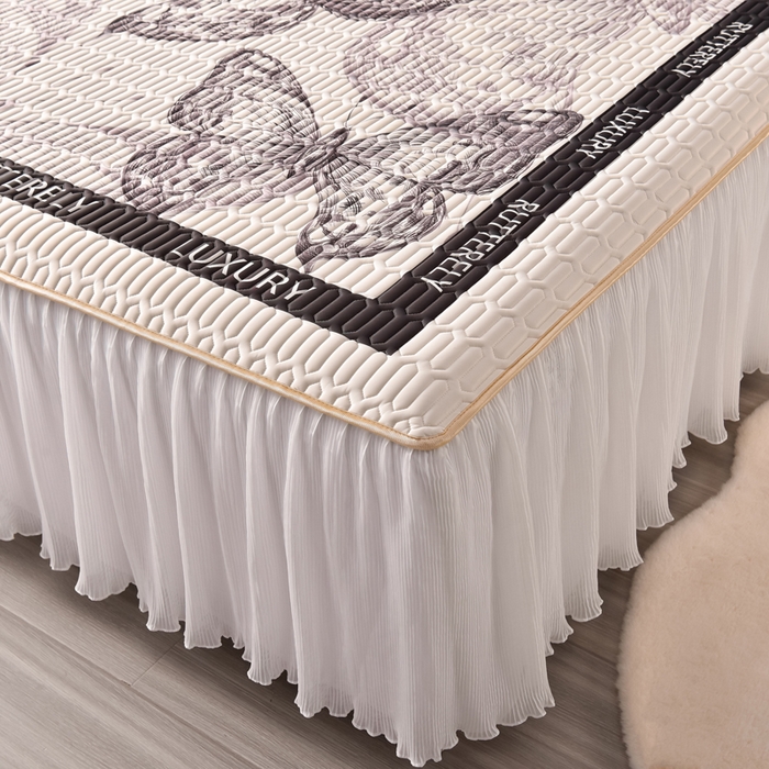 91家纺网 家纺一手货源 找家纺 炫拼家纺 2025新款凉感丝印花床裙款乳胶凉席三件套 梦幻蝶