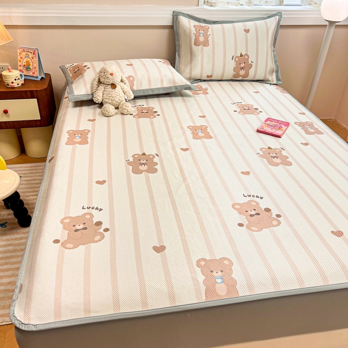 91家纺网 家纺一手货源 找家纺 慕尚家纺 2025新款数码印花床席床笠款冰藤席 床笠款-小熊物语