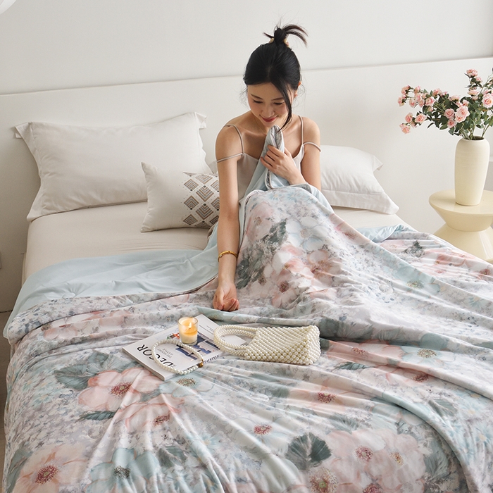 91家纺网 家纺一手货源 找家纺 梦恬佳 2025新款印花凉感丝夏凉被 花影