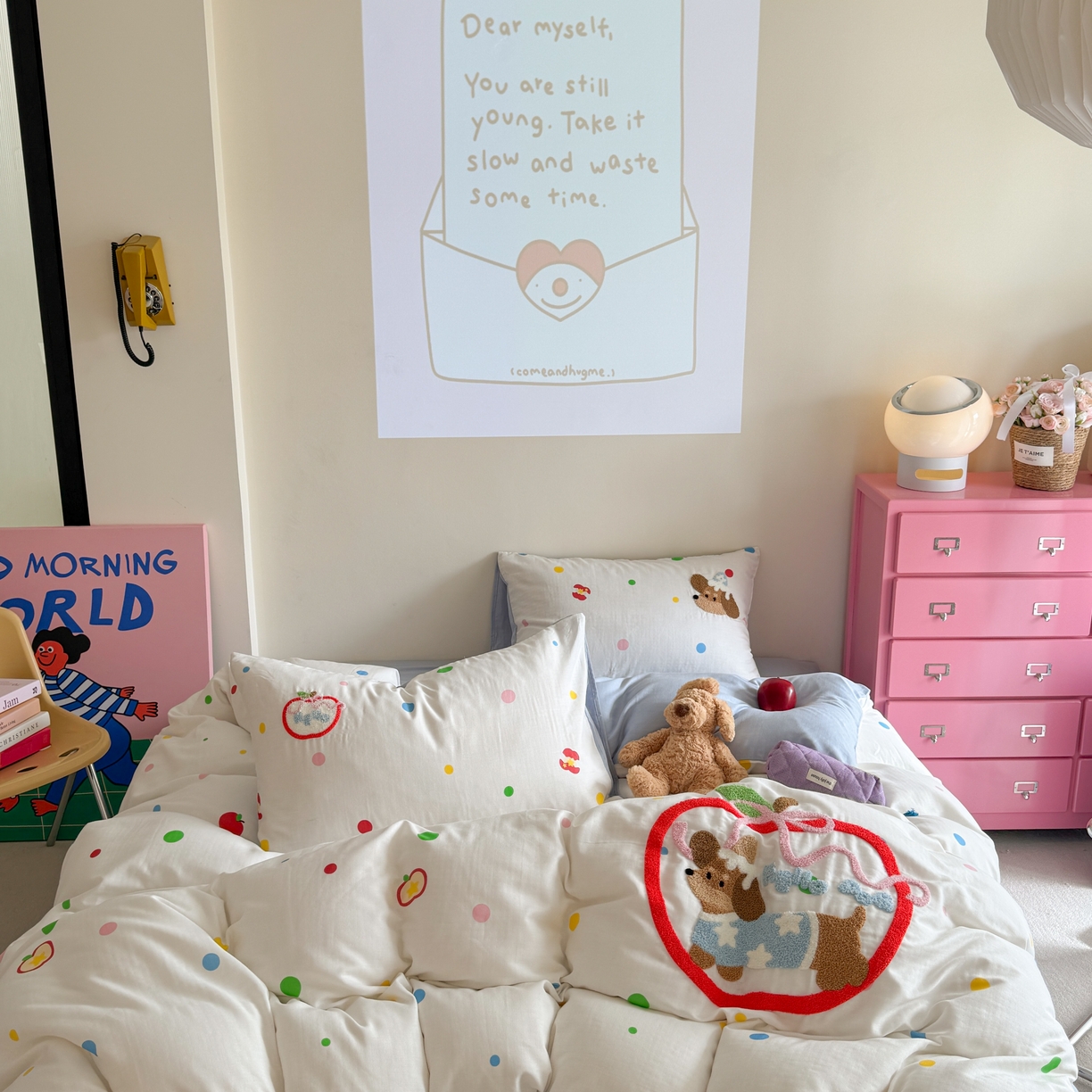 91家纺网 家纺一手货源 找家纺 柚子 2025春夏新款全棉纯棉双层纱毛巾绣四件套 苹果狗