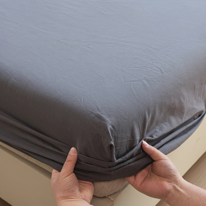 91家纺网 家纺一手货源 找家纺 2025新款全棉A类简约素色水洗棉纯棉单床笠 中灰