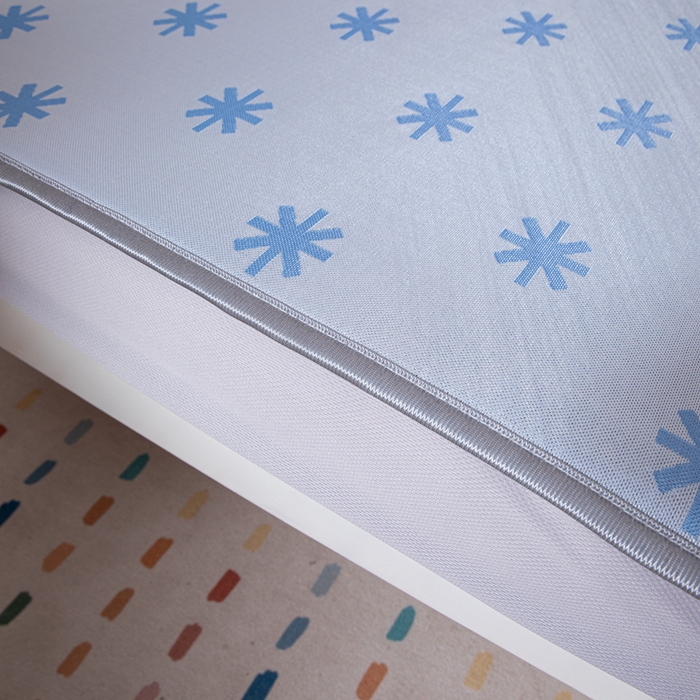 91家纺网 家纺一手货源 找家纺 凌云家纺  2025新款提花凉感冰丝席床笠款三明治凉席三件套 雪漾-蓝