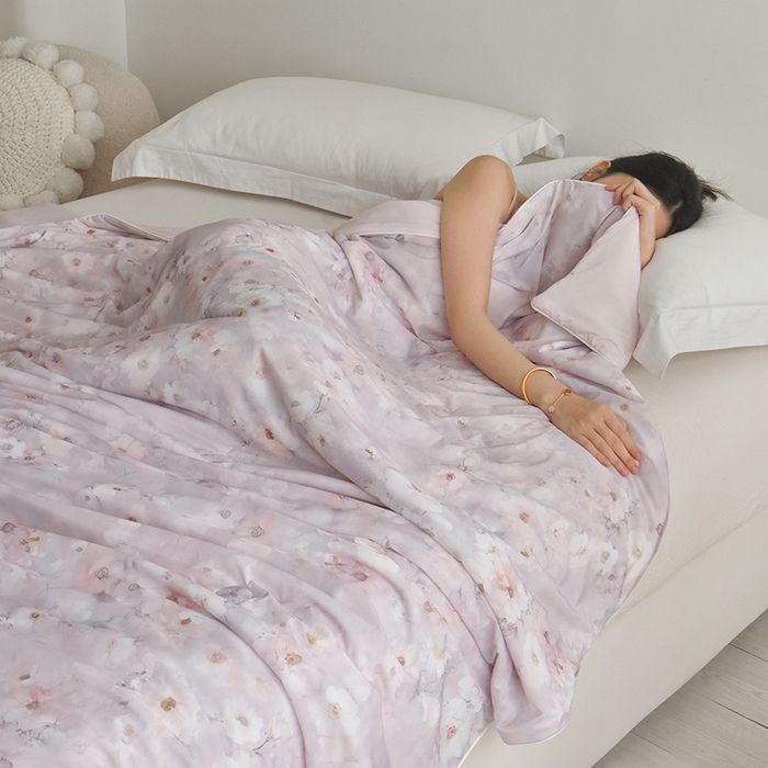 91家纺网 家纺一手货源 找家纺 梦恬佳 2025新款印花凉感丝夏凉被 贝琳娜粉