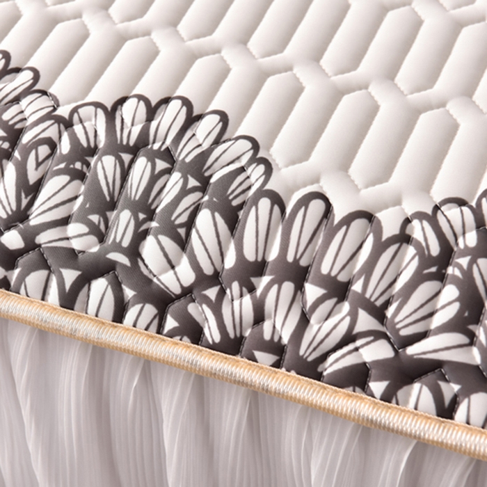 91家纺网 家纺一手货源 找家纺 炫拼家纺 2025新款凉感丝印花床裙款乳胶凉席三件套 黛莎