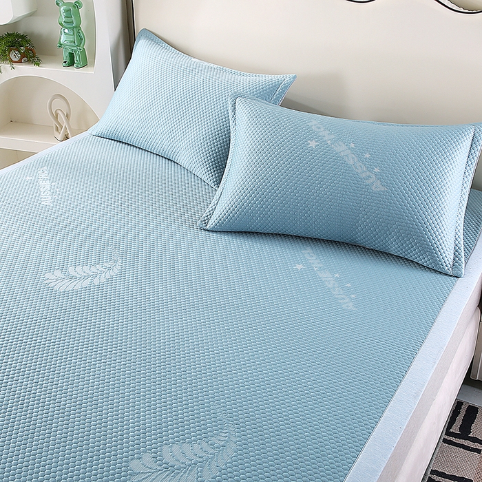 91家纺网 家纺一手货源 找家纺 尚品凤凰 2025新款小清新凉感超柔冰豆席凉席平铺款床笠款 飘羽-兰