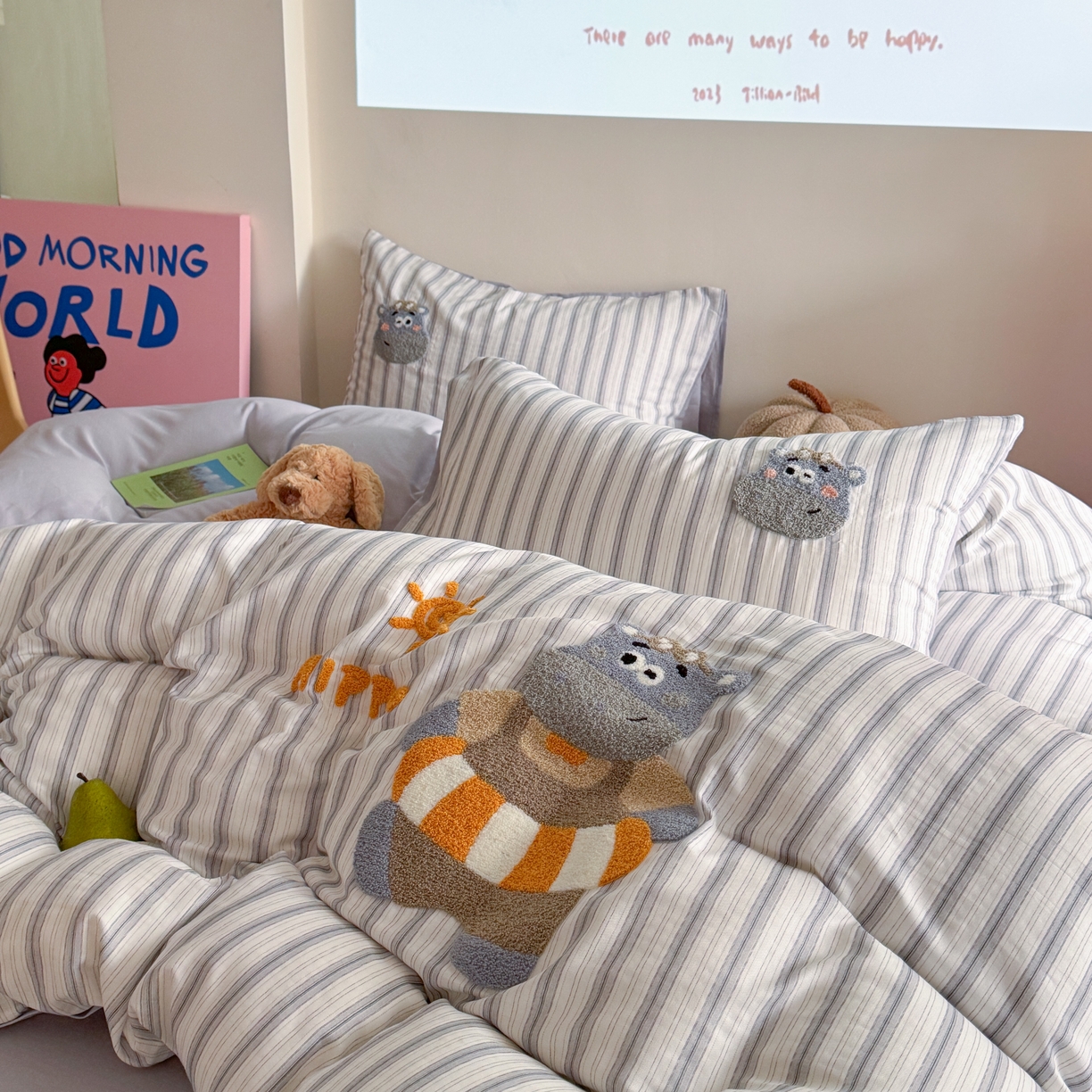 91家纺网 家纺一手货源 找家纺 柚子 2025春夏新款全棉纯棉双层纱毛巾绣四件套 河马