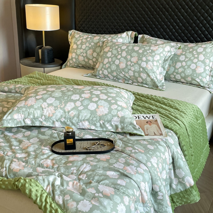 91家纺网 家纺一手货源 找家纺 宝士康家纺 2025新款10A抗菌双层纱豆豆绒夏被 绿野庄园