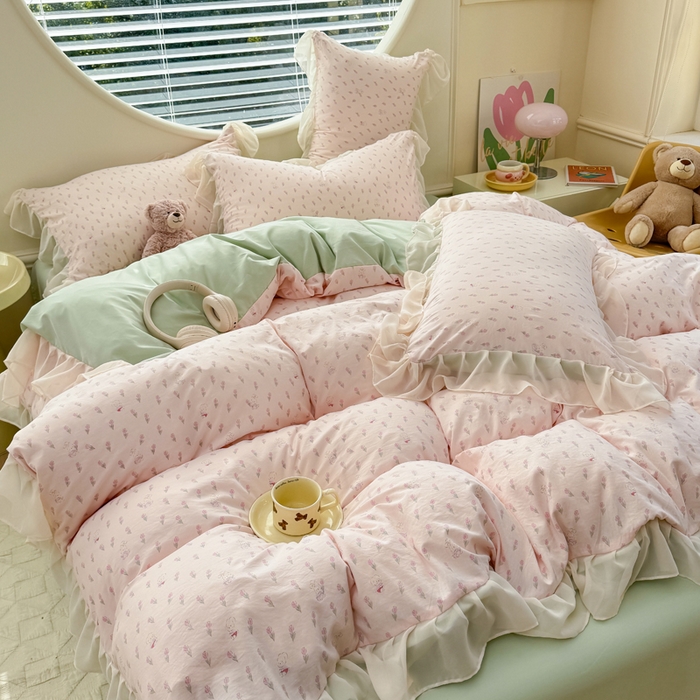 91家纺网 家纺一手货源 找家纺 苏拉家居 2025新款雪纺花边云感提花针织双层纱四件套 粉黛