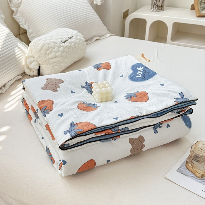 91家纺网 家纺一手货源 找家纺 富艺隆 2025新款A类水洗棉双层纱夏被水洗棉麻空调被直播爆款大豆夏被 莓天开心