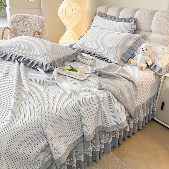 91家纺网 家纺一手货源 找家纺 2025新款A类冰豆豆提花凉席床盖 床盖款-卡皮巴拉-质感灰