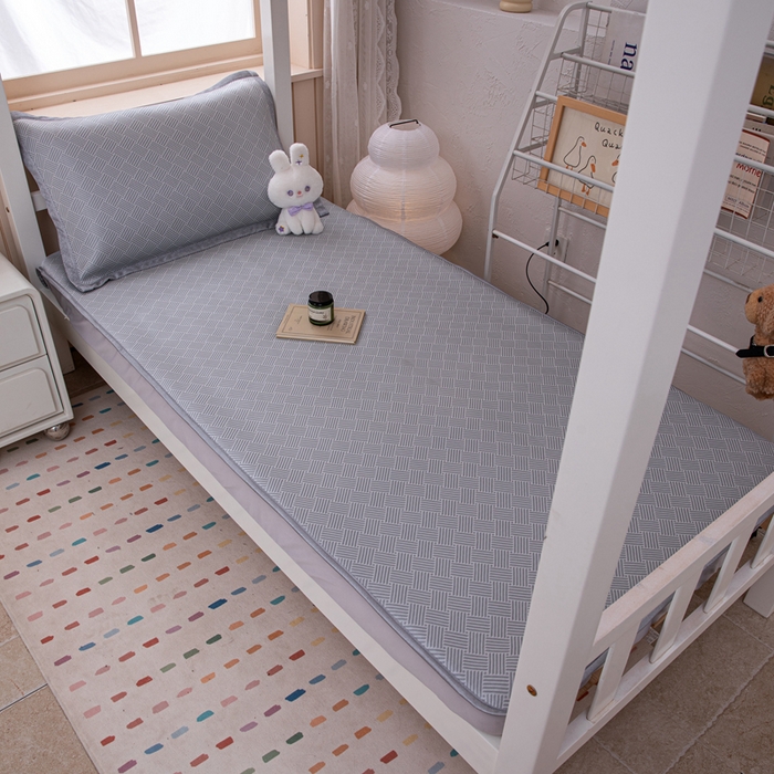 91家纺网 家纺一手货源 找家纺 凌云家纺  2025新款提花凉感冰丝席床笠款三明治凉席三件套 菱格-灰