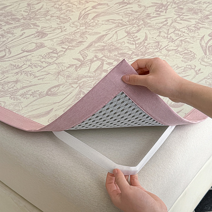 91家纺网 家纺一手货源 找家纺 格真2025新款简约印花冰藤席席子凉席 莫奈花园-粉