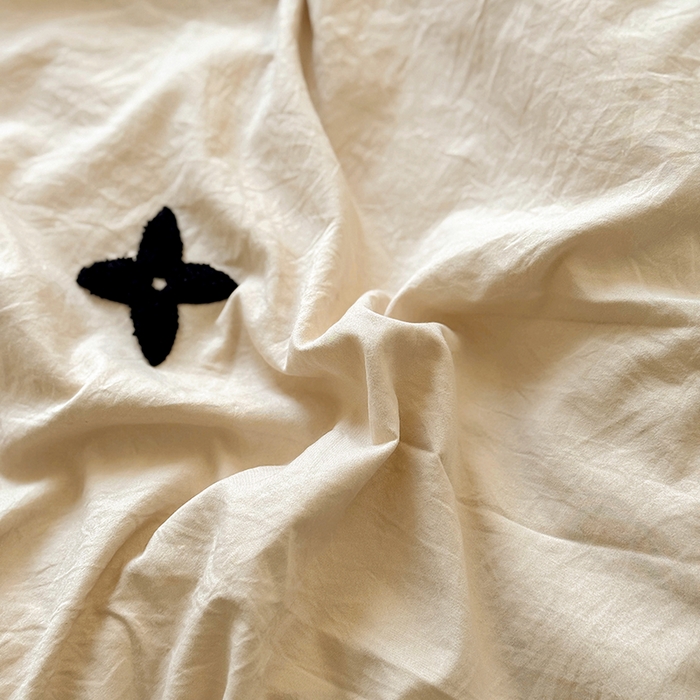 91家纺网 家纺一手货源 找家纺 耀达家居 2025新款A类水洗棉毛巾绣四件套 四叶草-咖