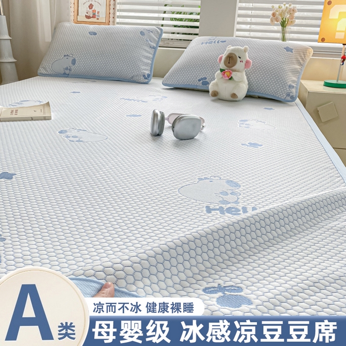 91家纺网 家纺一手货源 找家纺 春寻家纺 2025新款冰豆豆冰丝凉席-卡皮巴拉系列 床单款-卡皮巴拉-蓝