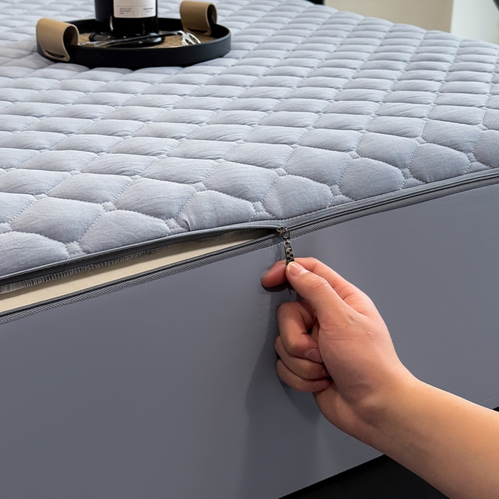 91家纺网 家纺一手货源 找家纺 叠派家纺 2025新款5A抗菌A类夹棉床笠经典款防水款系列 月光灰-小格子防水款