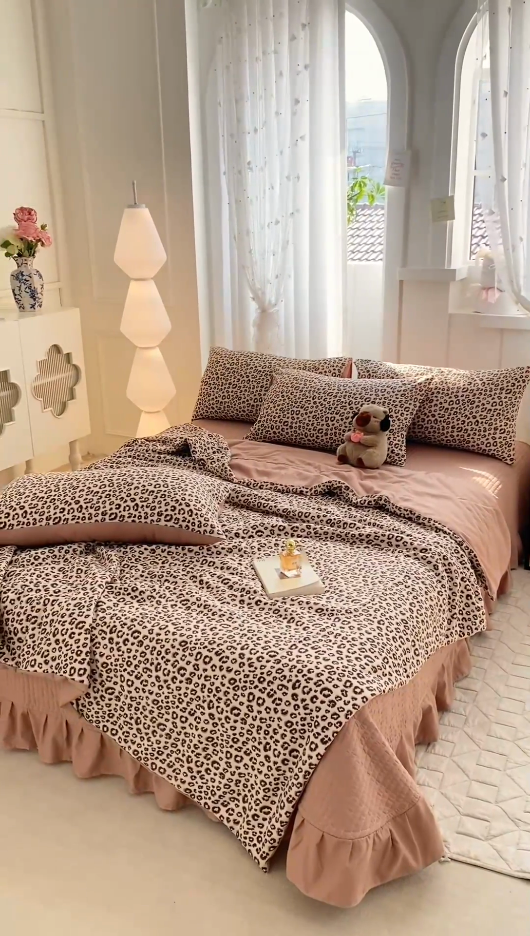 91家纺网 家纺一手货源 找家纺 2025新款针织双层纱夏被床盖四件套单夏被单床盖单品 豹纹风尚