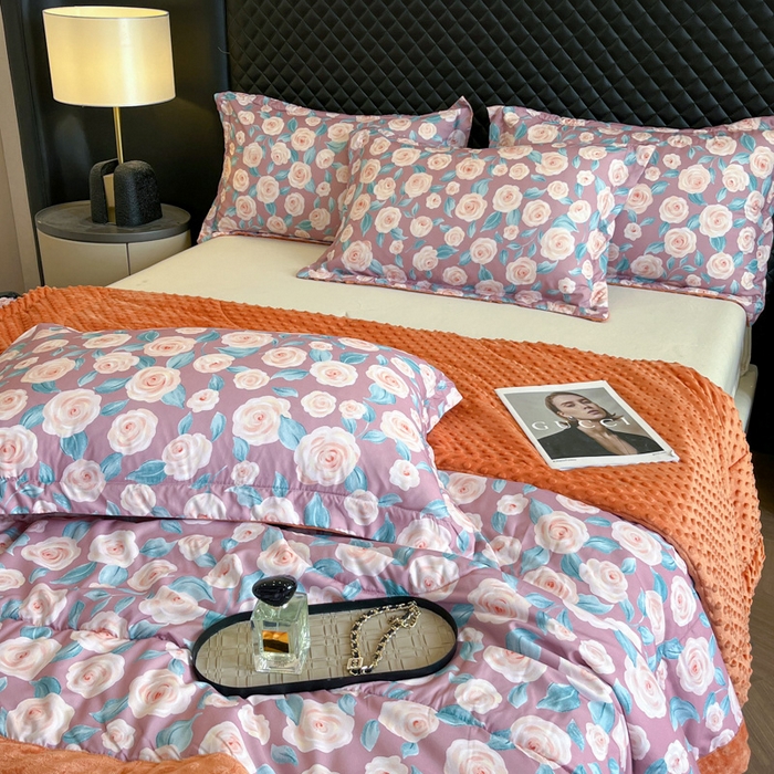 91家纺网 家纺一手货源 找家纺 宝士康家纺 2025新款10A抗菌双层纱豆豆绒夏被 夏日玫瑰