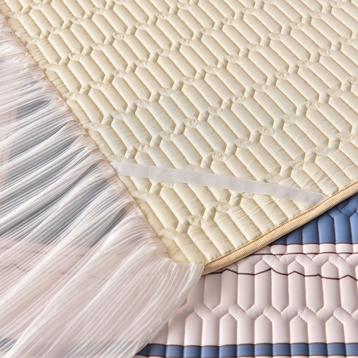 91家纺网 家纺一手货源 找家纺 炫拼家纺 2025新款凉感丝印花床裙款乳胶凉席三件套 倾城之恋