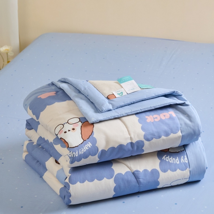 91家纺网 家纺一手货源 找家纺 宝士康家纺 2025新款10A抗菌全棉夏被四件套（床单款） 嗨皮狗
