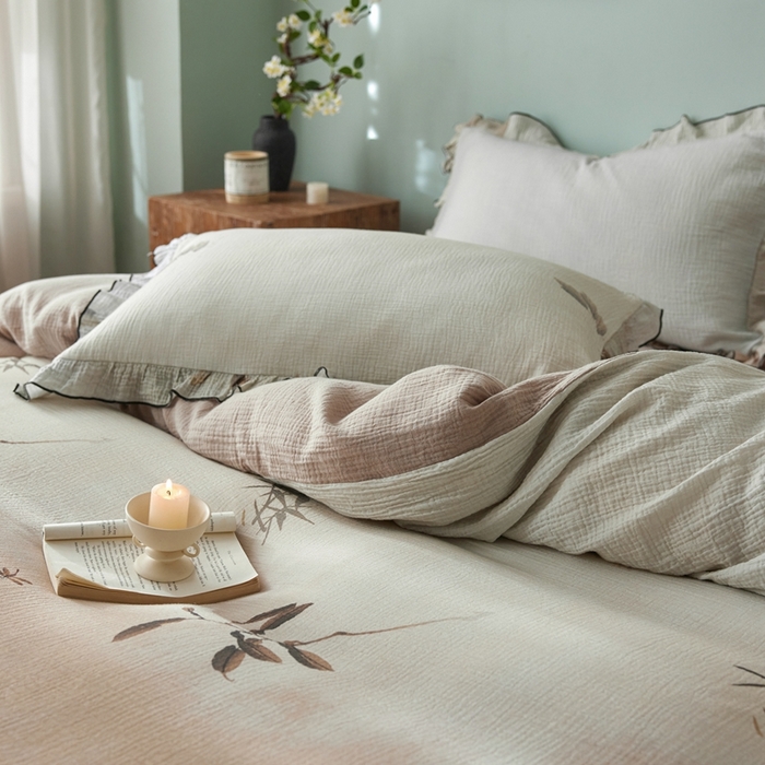 91家纺网 家纺一手货源 找家纺 安莱生活 2025新款全棉精梳棉双层纱绉纱数码印花四件套 烟雨江南-咖