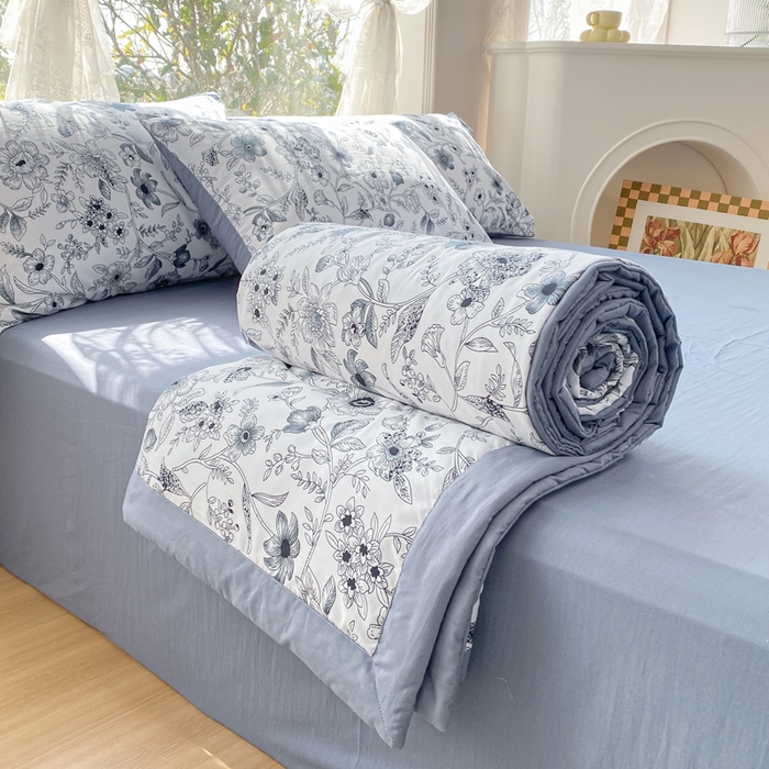 91家纺网 家纺一手货源 找家纺 爱彼家纺 2025新款小碎花水洗棉法式夏被四件套 糯糯棉法式夏被-水墨花园