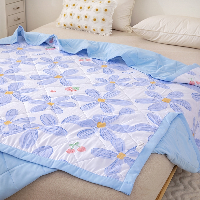 91家纺网 家纺一手货源 找家纺 富艺隆 2025新款超声波亲肤绒夏被夏凉被直播爆款超声波夏被空调被 小情调