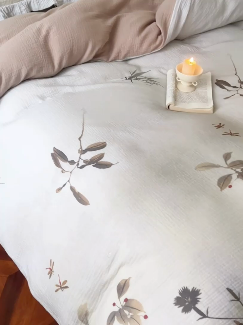 91家纺网 家纺一手货源 找家纺 安莱生活 2025新款全棉精梳棉双层纱绉纱数码印花夏凉被 烟雨江南-绿  夏被