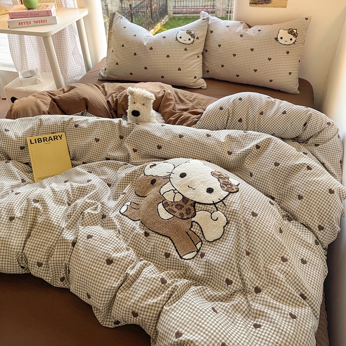 91家纺网 家纺一手货源 找家纺 耀达家居 2025新款A类水洗棉毛巾绣四件套 美拉德凯蒂